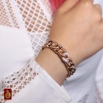 دستبند النگویی کارتیه نگین دار از نزدیک